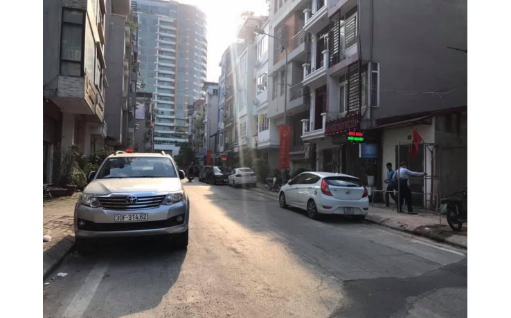 PHÂN LÔ - LÔ ĐẤT VÀNG - HOÀNG SÂM - HOÀNG QUỐC VIỆT -  DT50m2 C4 MT4m Giá 7.2 tỷ. OTO VÀO NHÀ.